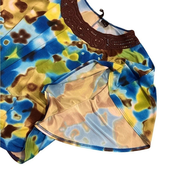 New Directions Gorgeous Multicolor Flowy Sleeves Top - Picture 3 of 7